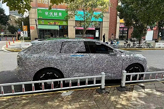 Вторую модель немецко-китайского бренда AUDI сняли на фото