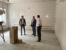 Вячеслав Космачев проверил ход ремонта медобъектов в Сосновоборском районе