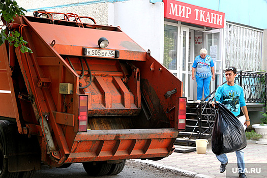 Жители зауральского города жалуются, что установленные правила на вывоз мусора не действуют