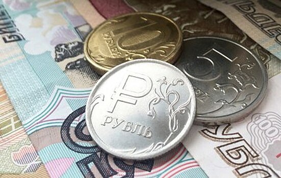 Работодателей предложили штрафовать за отказ переводить зарплату в другой банк