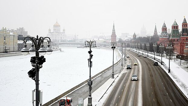 Жителям Москвы пообещали похолодание и гололедицу