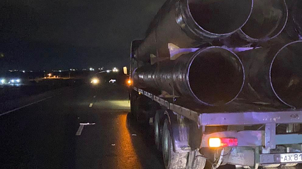 На трассе около Дубков «КамАЗ» насмерть сбил пешехода