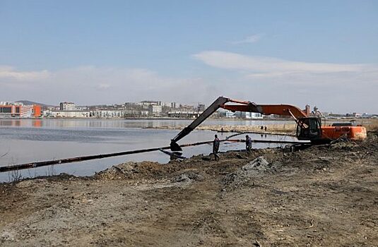 На месте разлива мазута в Приморье установят дополнительные боновые заграждения