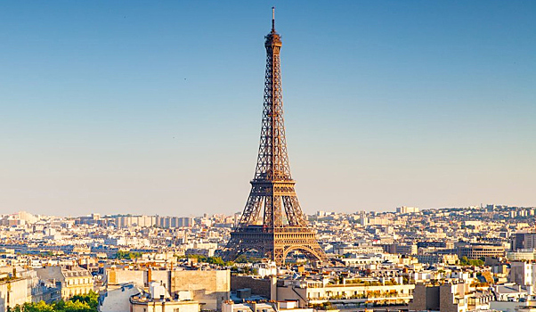 Париж нацелился на российских туристов