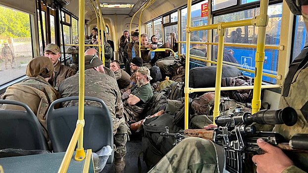 Украинские боевики из "Азовстали" массово сдаются в плен