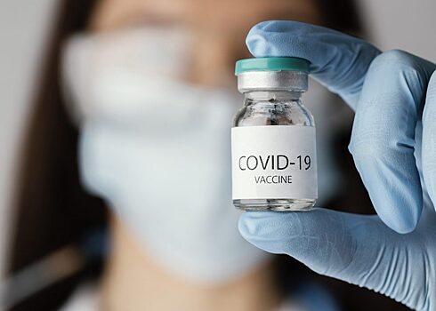 Хроники коронавируса: зачем нужна вторая доза вакцины от COVID-19