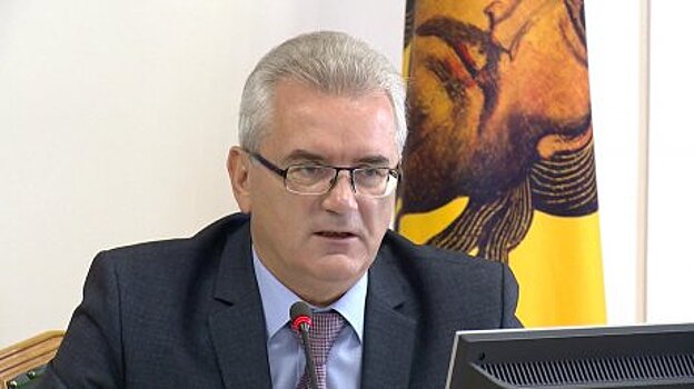 Иван Белозерцев призвал ведомства быстрее реагировать на обращения
