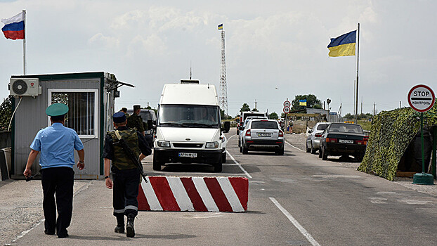 Зачем Киев намерен ввести анкетирование крымчан при въезде на Украину