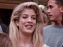 Звезда "Беверли-Хиллз, 90210" разводится с мужем