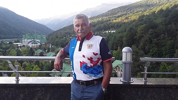 В Минспорта России отметили почетным знаком кировского тренера по прыжкам на лыжах с трамплина Сергея Лысова