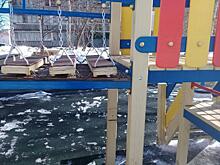 Детская площадка на Зеленоградской вновь стала безопасной