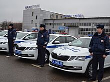 Сотрудникам ГИБДД Омска вручили ключи от новых патрульных автомобилей