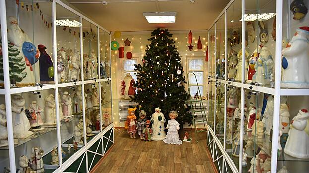 Первую экспозицию ко дню рождения Деда Мороза оформили в Вологодском музее детства