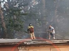 Пензенцам пришлось спасать от огня гаражи на улице Мира
