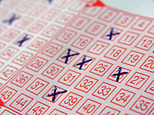 Советы брата и сестры помогли выиграть крупные суммы в лотерею