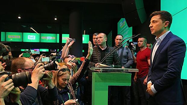 Держать и не пущать – "ЗЕ команда" показала Порошенко политический кулак