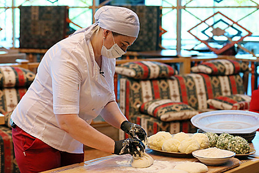 Кавказская пицца: почему россиянам так полюбились осетинские пироги и где их делают по древним рецептам