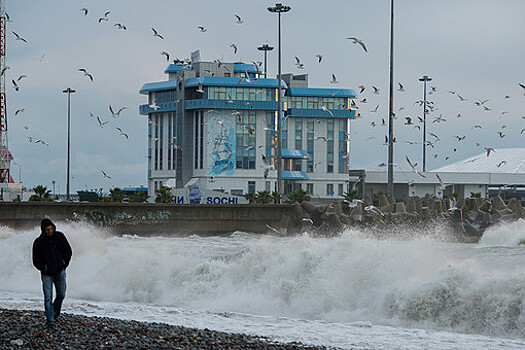 Волна цунами ударила по российским курортам