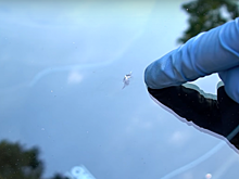 Как избавиться от скола на лобовом стекле автомобиля?
