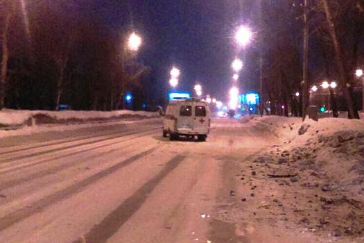 Водитель иномарки въехал в машину скорой помощи и сбежал с места ДТП