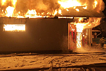 В Красноярском крае из-за растопленной на ночь печи сгорел магазин