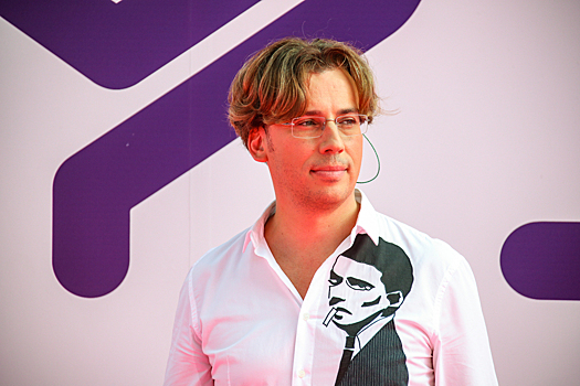 Стало известно, что Израиль проверяет Галкина* после инцидента с флагами