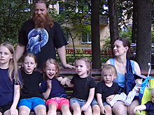 «Семья держит детей в жутких условиях»: жена Жигунова резко высказалась о Тепляковых