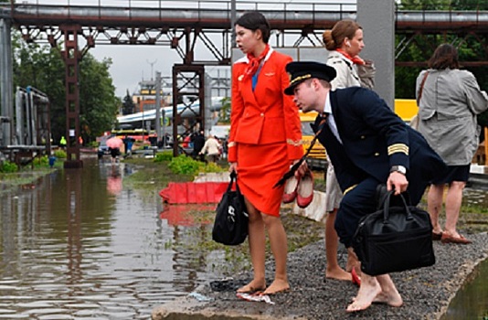 Потоп добрался до самолетной стоянки в Шереметьево