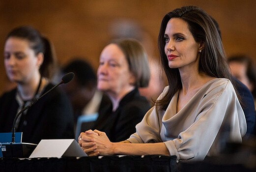 Успеть всё: как провела выходные Анджелина Джоли