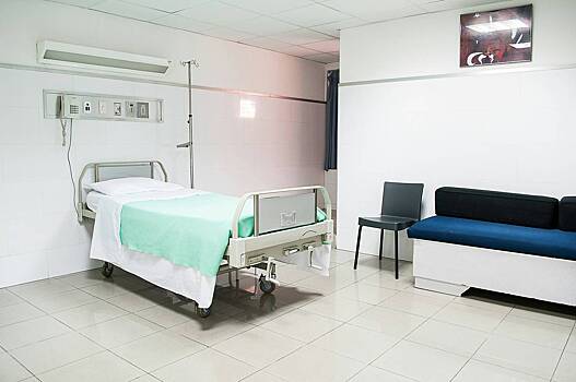Под Москвой медика уволили за шлепок лежащей в коридоре больницы пенсионерки