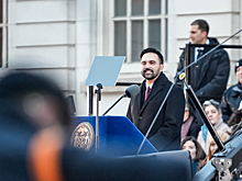 Новый глава Нью-Йорка начал срок с чистки указов