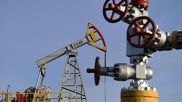 Названо условие неэффективности потолка цен на нефть из России