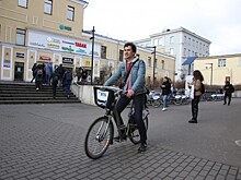 Жители Академического района смогут кататься на велосипеде до конца ноября