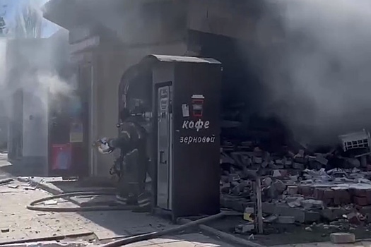 В Махачкале ликвидировали пожар в магазине сотовой связи