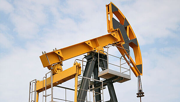 Нефть торгуется у максимума с марта