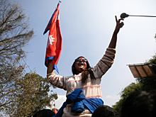 Протестующие в Непале подожгли здание Верховного суда страны