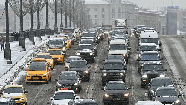 7‑балльные пробки образовались на дорогах Москвы