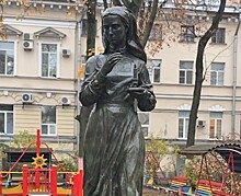 На Васильевском острове установили памятник Марии Магдалины