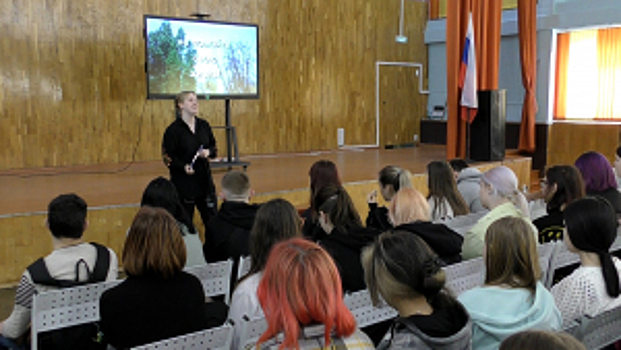 В Калужской области сотрудники полиции и волонтеры напомнили студентам о вреде наркотиков