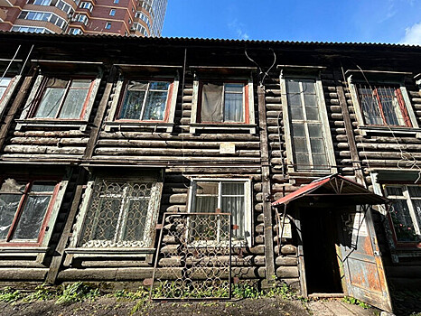 Для комплексной застройки у Красноярского ТЮЗа начали расселять два барака