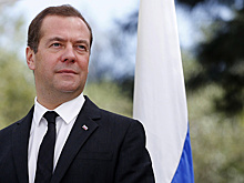 Медведев поздравил российских лыжниц с бронзой ОИ