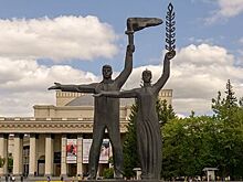 В Новосибирске на выставке «Картина года» представили более 80 произведений