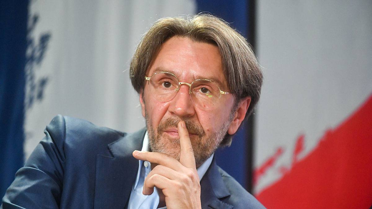 Baza: Экс‑жене Шнурова заблокировали все счета из‑за долгов перед налоговой