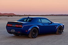 Dodge вернул 717-сильным Challenger механическую коробку передач