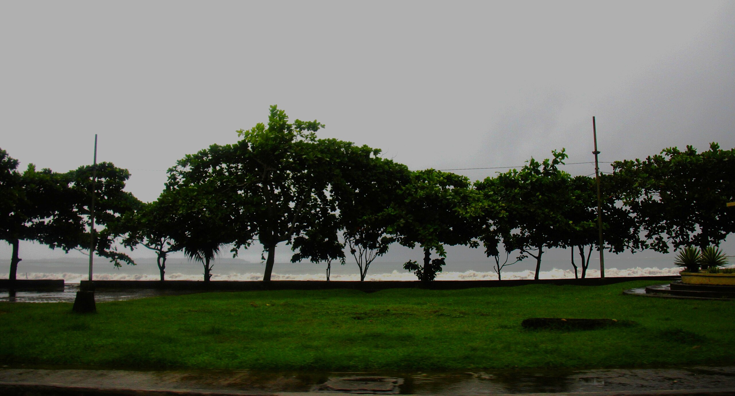 Тайфун Калмаеги застал врасплох российских туристов на Филиппинах