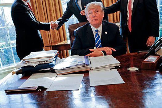 Трамп высмеял бизнесмена, покинувшего в знак протеста совет Белого дома