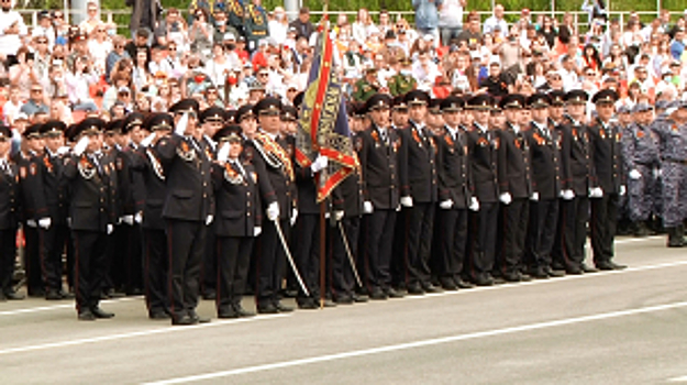 Самарские полицейские приняли участие в параде Победы