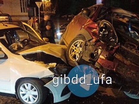 В Уфе двухлетний ребенок попал в больницу после лобового ДТП