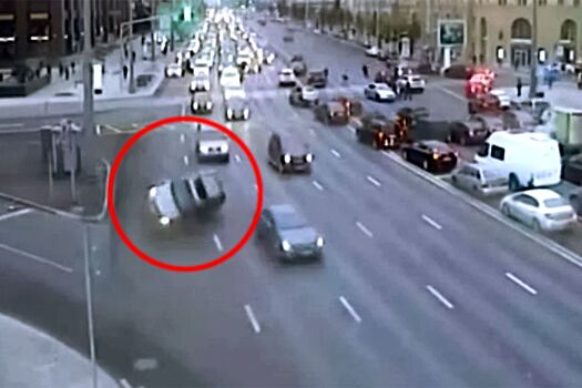 Никогда не догадаетесь, что стало причиной этого ДТП на Садовом