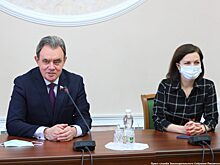 В Пензе 65 ветеранам вручили телефоны с бесплатной связью